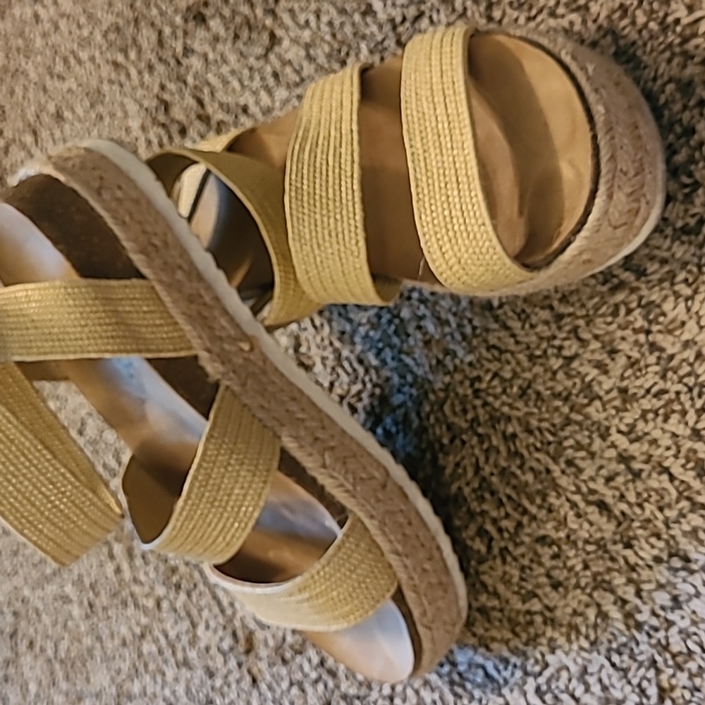 Platform sandals